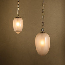 Load image into Gallery viewer, Daith Chandelier in Detail.
