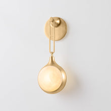 Load image into Gallery viewer, Riviere LED Wall Light in Detail.
