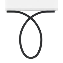 Load image into Gallery viewer, Brinkley Wall Light in Detail.
