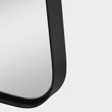 Load image into Gallery viewer, Planer Rectangular Mirror in Detail.

