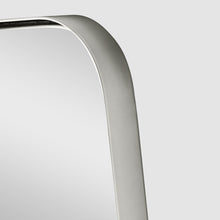 Load image into Gallery viewer, Planer Rectangular Mirror in Detail.
