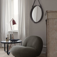 Load image into Gallery viewer, Gräshoppa Floor Lamp in living room.
