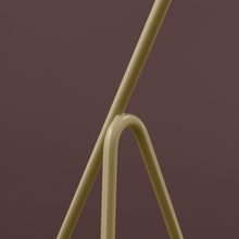 Load image into Gallery viewer, Gräshoppa Floor Lamp in Detail.
