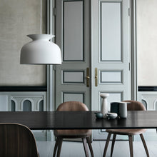 Load image into Gallery viewer, Ronde Pendant Light in dining room.
