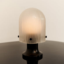 Load image into Gallery viewer, Seine Portable Lamp in Detail.
