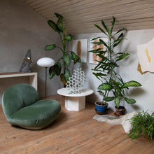 Load image into Gallery viewer, Stemlite Floor Lamp in living room.
