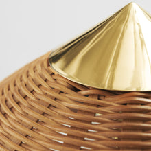 Load image into Gallery viewer, Tynell Floor Lamp in Detail.
