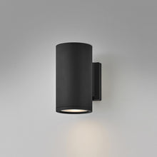 Load image into Gallery viewer, Silo Outdoor Wall Light in Detail.
