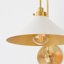 Load image into Gallery viewer, Clivedon Wall Light in Detail.
