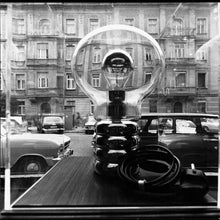 Load image into Gallery viewer, Bulb Table Lamp in Detail.
