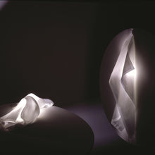 Load image into Gallery viewer, Delight Wall Light in Detail.
