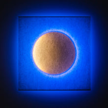 Load image into Gallery viewer, Moodmoon LED Wall Light in Detail.
