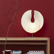 Load image into Gallery viewer, Yoruba Rose LED Table Lamp in Detail.
