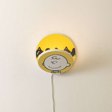 Load image into Gallery viewer, Peanuts Gravy LED Wall Light in Detail.
