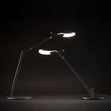 Load image into Gallery viewer, Splitty Reach Pro LED Desk Lamp in Detail.
