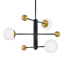 Load image into Gallery viewer, Auggie Chandelier in Detail.
