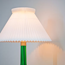 Load image into Gallery viewer, 343 Table Lamp in Detail.
