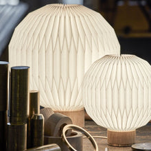 Load image into Gallery viewer, 375 Table Lamp in Detail.
