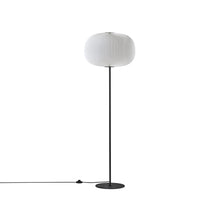 Load image into Gallery viewer, Lamella Floor Lamp in Detail.
