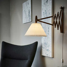 Load image into Gallery viewer, Sax 233 Wall Light in Detail.
