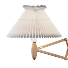 Load image into Gallery viewer, Sax 234 Wall Light in Detail.
