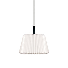 Load image into Gallery viewer, Snowdrop Pendant Light (X-Small).
