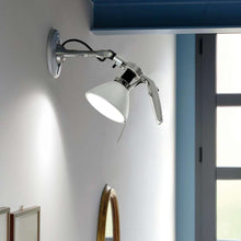 Load image into Gallery viewer, Fortebraccio Spot Light in living room.
