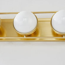 Load image into Gallery viewer, Amy Bath Vanity Light in Detail.
