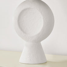 Load image into Gallery viewer, Centella Table Lamp in Detail.
