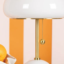 Load image into Gallery viewer, Cortney Table Lamp in Detail.
