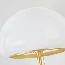 Load image into Gallery viewer, Cortney Table Lamp in Detail.
