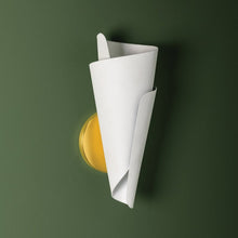 Load image into Gallery viewer, Davina Wall Light in Detail.
