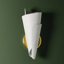 Load image into Gallery viewer, Davina Wall Light in Detail.
