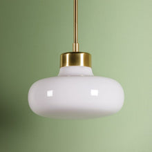 Load image into Gallery viewer, Eliana Pendant Light in Detail.
