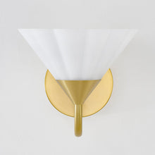 Load image into Gallery viewer, Kelsey Wall Light in Detail.
