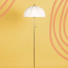 Load image into Gallery viewer, Meshelle Floor Lamp in Detail.
