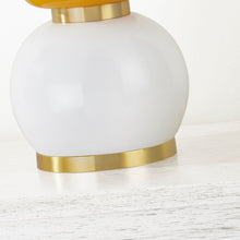 Load image into Gallery viewer, Robyn Table Lamp in Detail.
