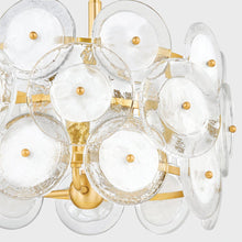 Load image into Gallery viewer, Zoella Pendant Light in Detail.
