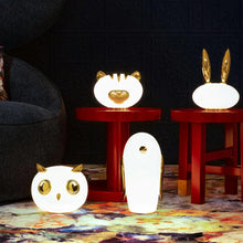Load image into Gallery viewer, Pet Table Lamp in living room.
