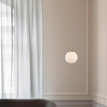 Load image into Gallery viewer, Apiales Pendant Light in living room.

