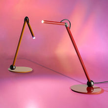 Load image into Gallery viewer, Calamaio LED Table Lamp in Detail.
