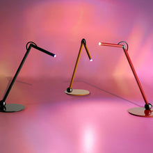 Load image into Gallery viewer, Calamaio LED Table Lamp in Detail.

