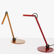 Load image into Gallery viewer, Calamaio LED Table Lamp in Detail.
