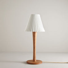 Load image into Gallery viewer, Cecil Table Lamp in Detail.
