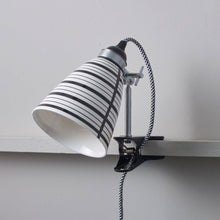 Load image into Gallery viewer, Circle Line Clip Spot Light in Detail.
