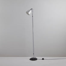 Load image into Gallery viewer, Circle Line Floor Lamp in Detail.
