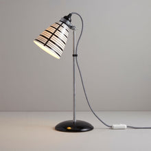Load image into Gallery viewer, Circle Line Table Lamp in Detail.
