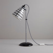 Load image into Gallery viewer, Circle Line Table Lamp in Detail.
