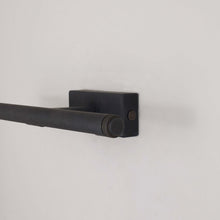 Load image into Gallery viewer, Cooper LED Picture Light in Detail.
