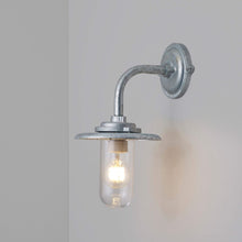 Load image into Gallery viewer, Exterior Bracket Light 1-Light Outdoor Wall Light in Detail.
